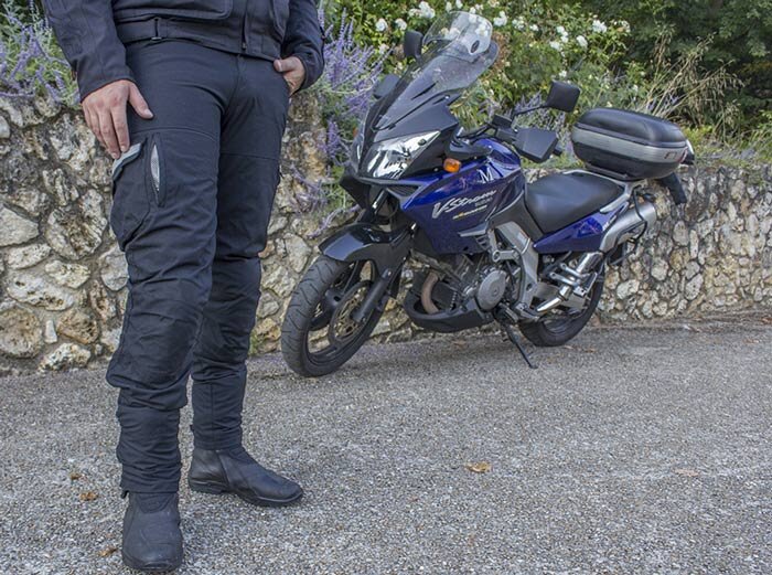 Pantaloni da moto o jeans tecnico: quale scegliere?
